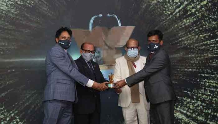 ‘হেলথকেয়ার হিরোস’দের ওয়ালটনের সংবর্ধনা